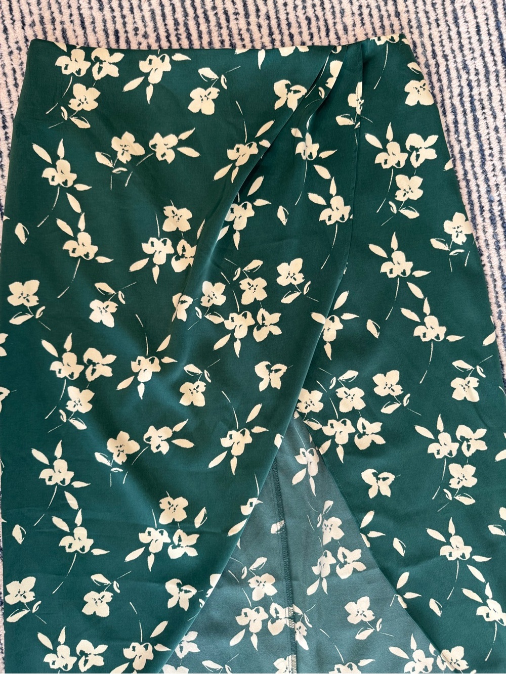 Urban Outfitters Emerald Green Floral Wrap Midi Skirt

NWT